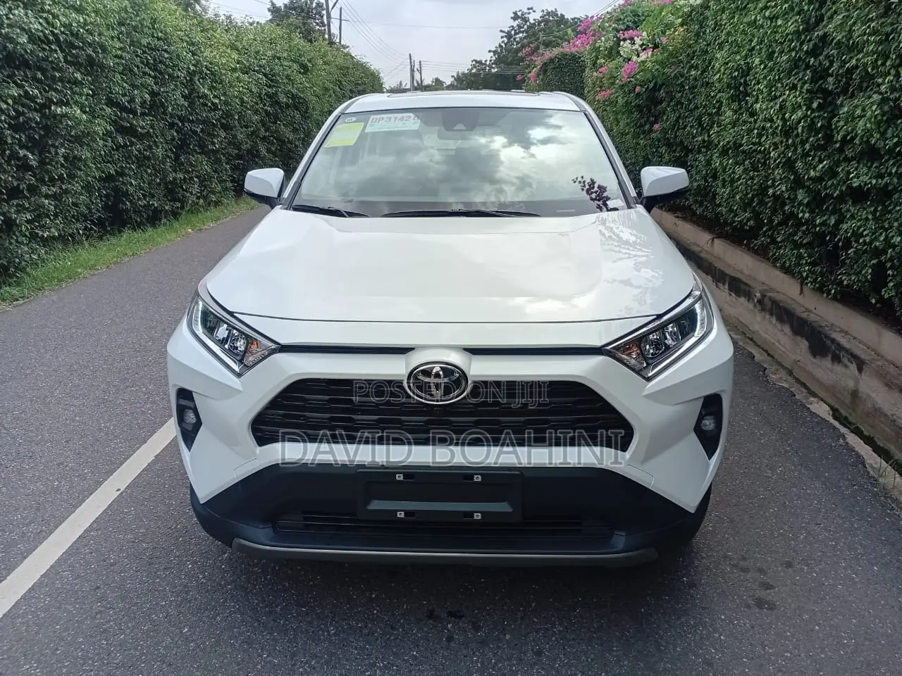 New Toyota RAV4 XLE 2025 White