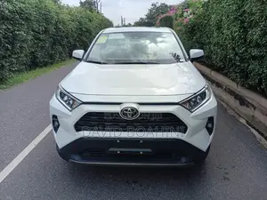 New Toyota RAV4 XLE 2025 White