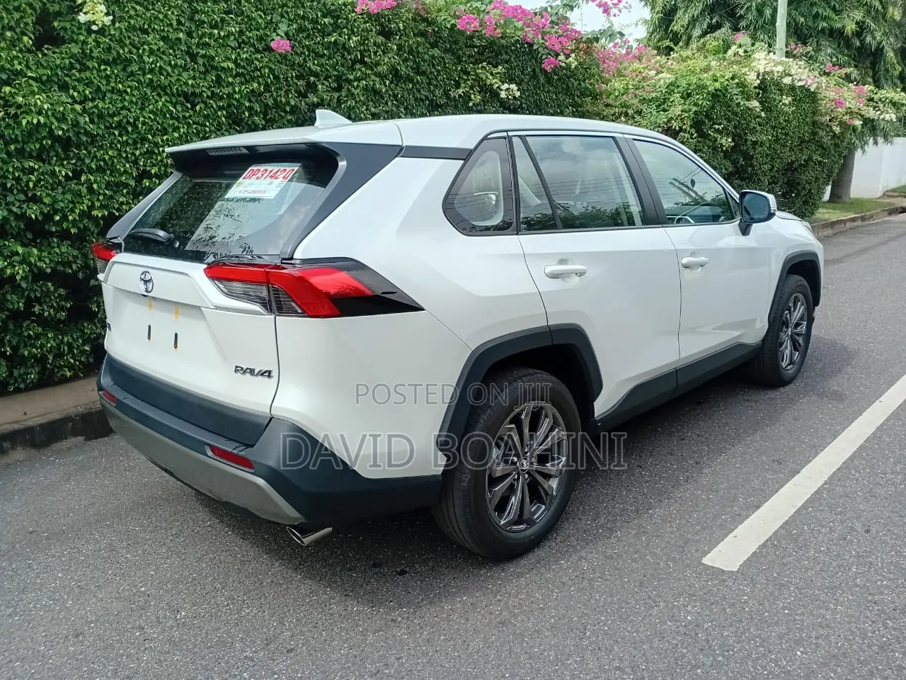 New Toyota RAV4 XLE 2025 White