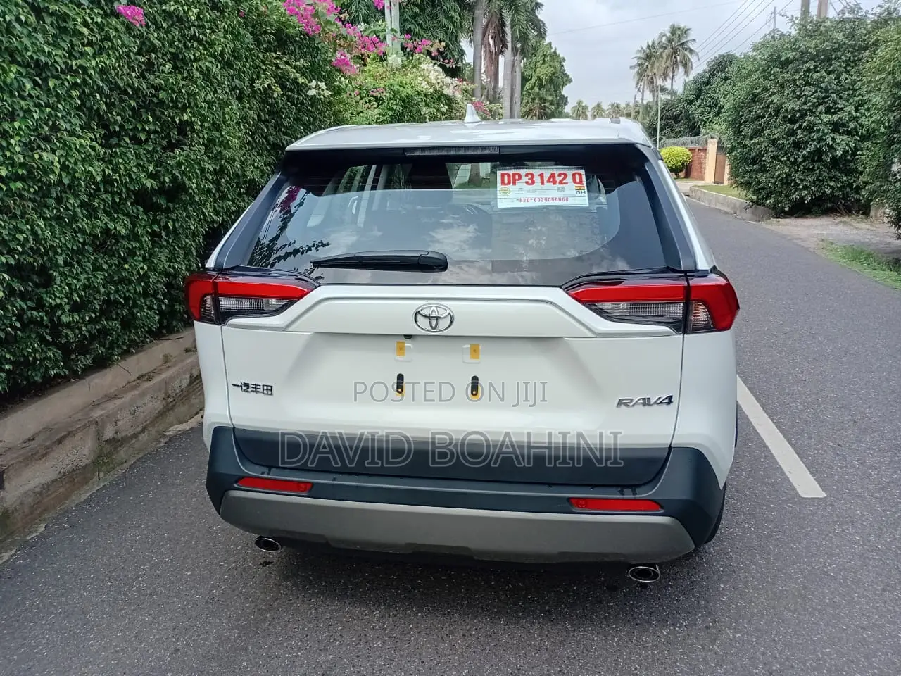 New Toyota RAV4 XLE 2025 White