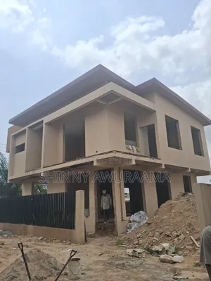 4bdrm Townhouse/Terrace in East Legon for sale
