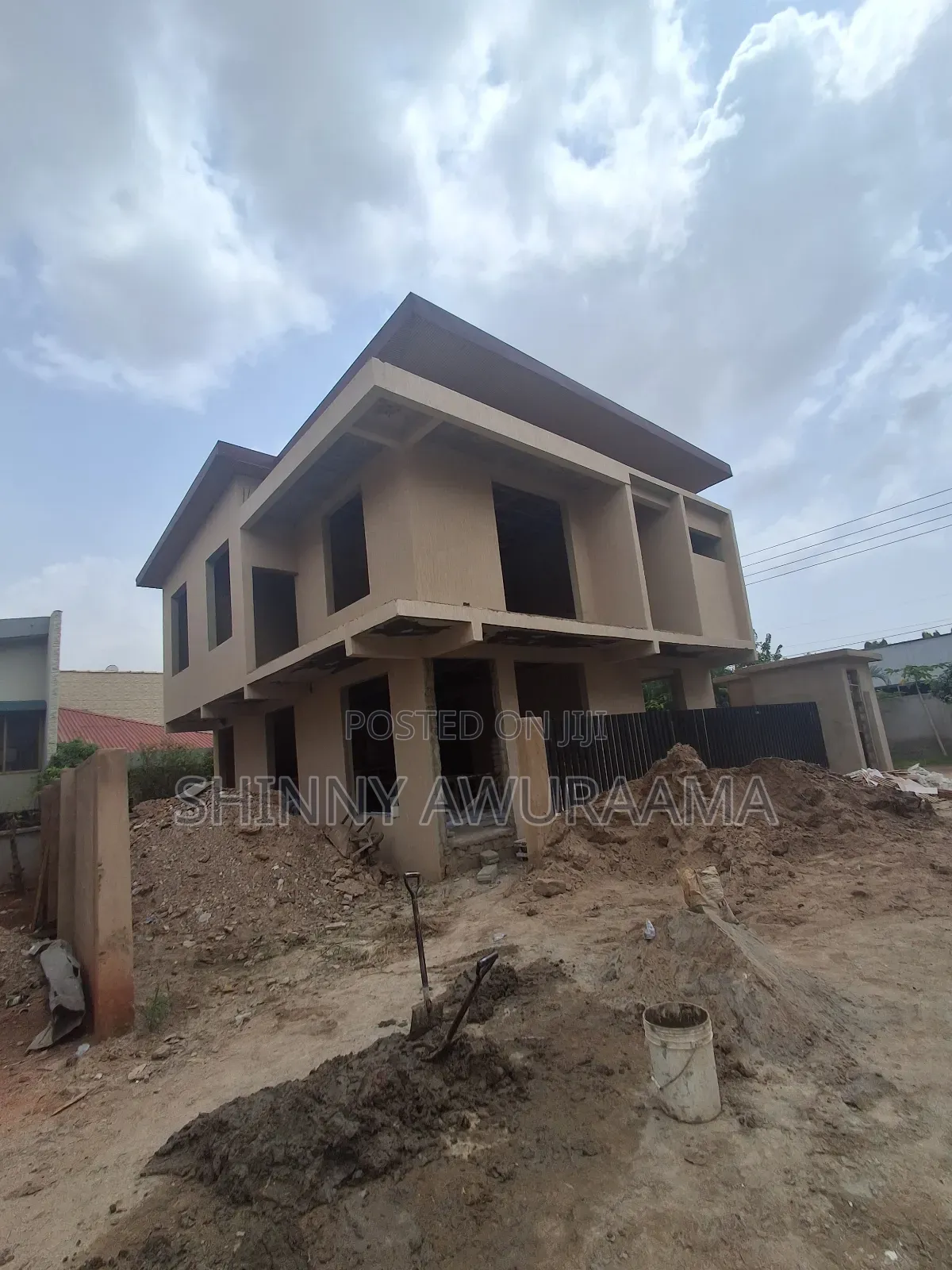 4bdrm Townhouse/Terrace in East Legon for sale