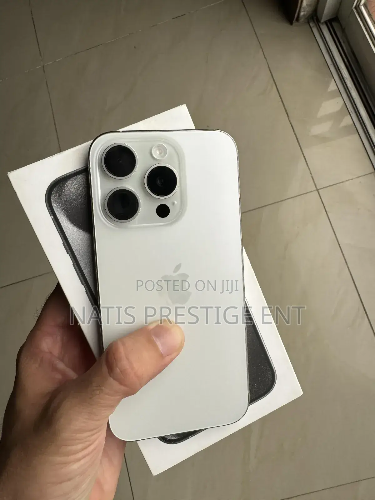 New Apple iPhone 15 Pro Max 256 GB Silver