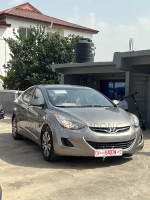 Hyundai Elantra Limited Sedan FWD (1.8L 4cyl 6A) 2013 Gray
