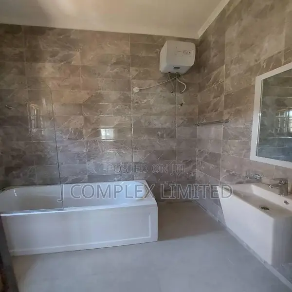 4bdrm House in Dzorwulu for rent