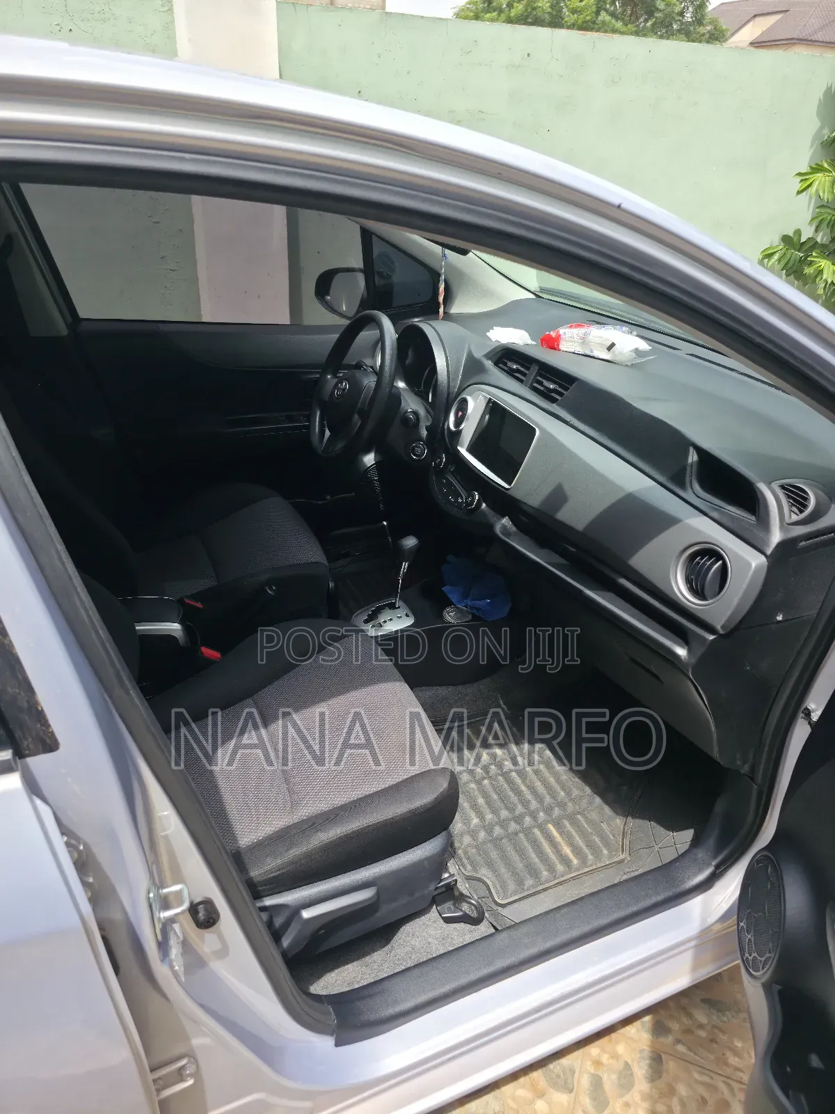 Toyota Vitz 1.3 FWD 5dr 2013 Silver