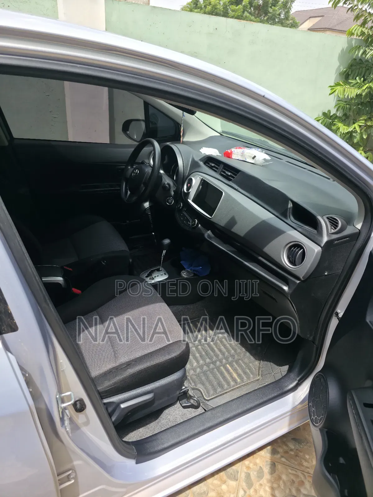 Toyota Vitz 1.3 FWD 5dr 2013 Silver
