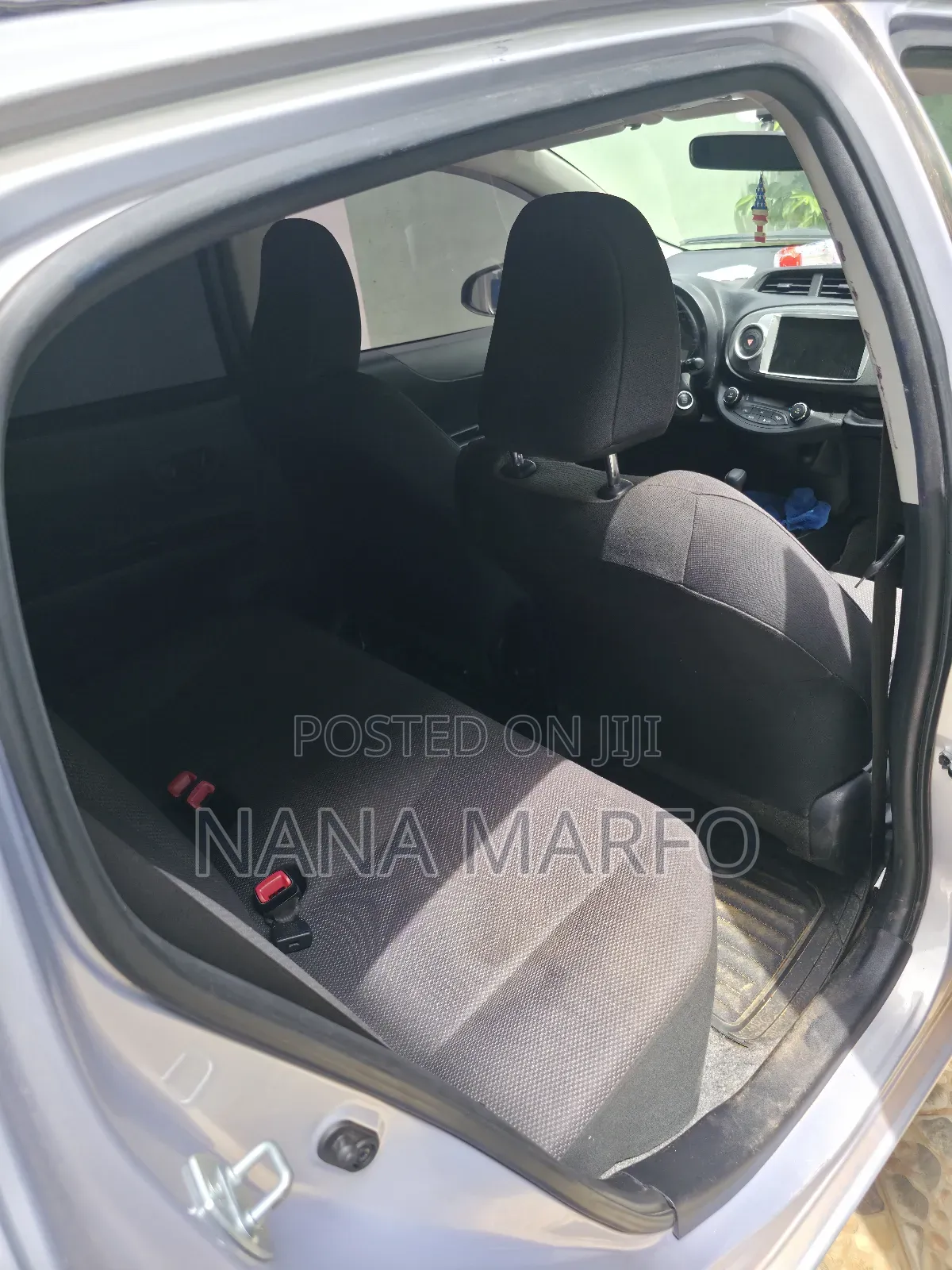Toyota Vitz 1.3 FWD 5dr 2013 Silver