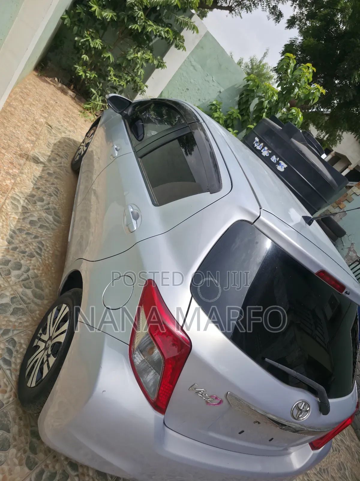 Toyota Vitz 1.3 FWD 5dr 2013 Silver