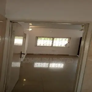 4bdrm House in Dzorwulu for sale