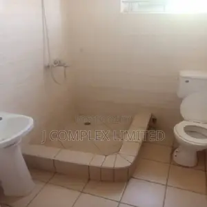 4bdrm House in Dzorwulu for sale