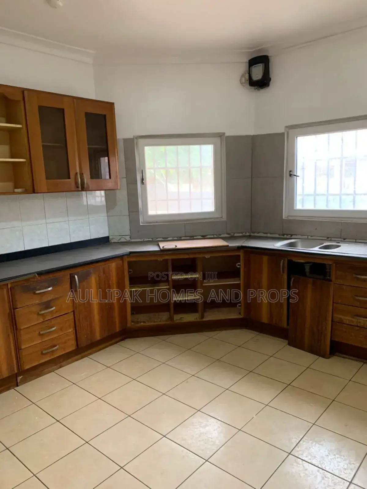 4bdrm House in Comm. 1, Accra Metropolitan for rent