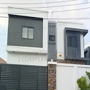 5bdrm House in Dzorwulu for sale