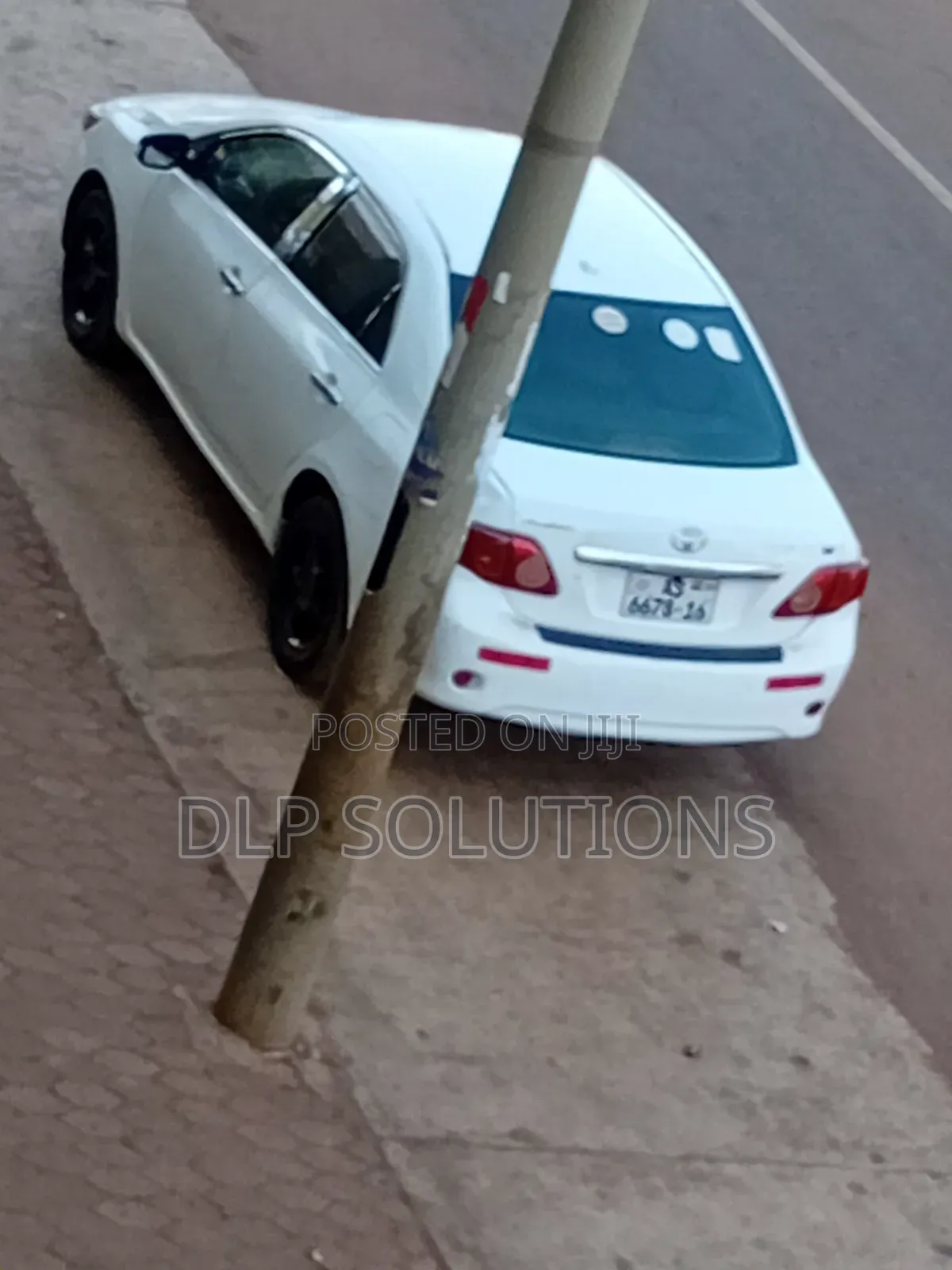 Toyota Corolla LE 4dr Sedan (1.8L 4cyl 4A) 2010 White