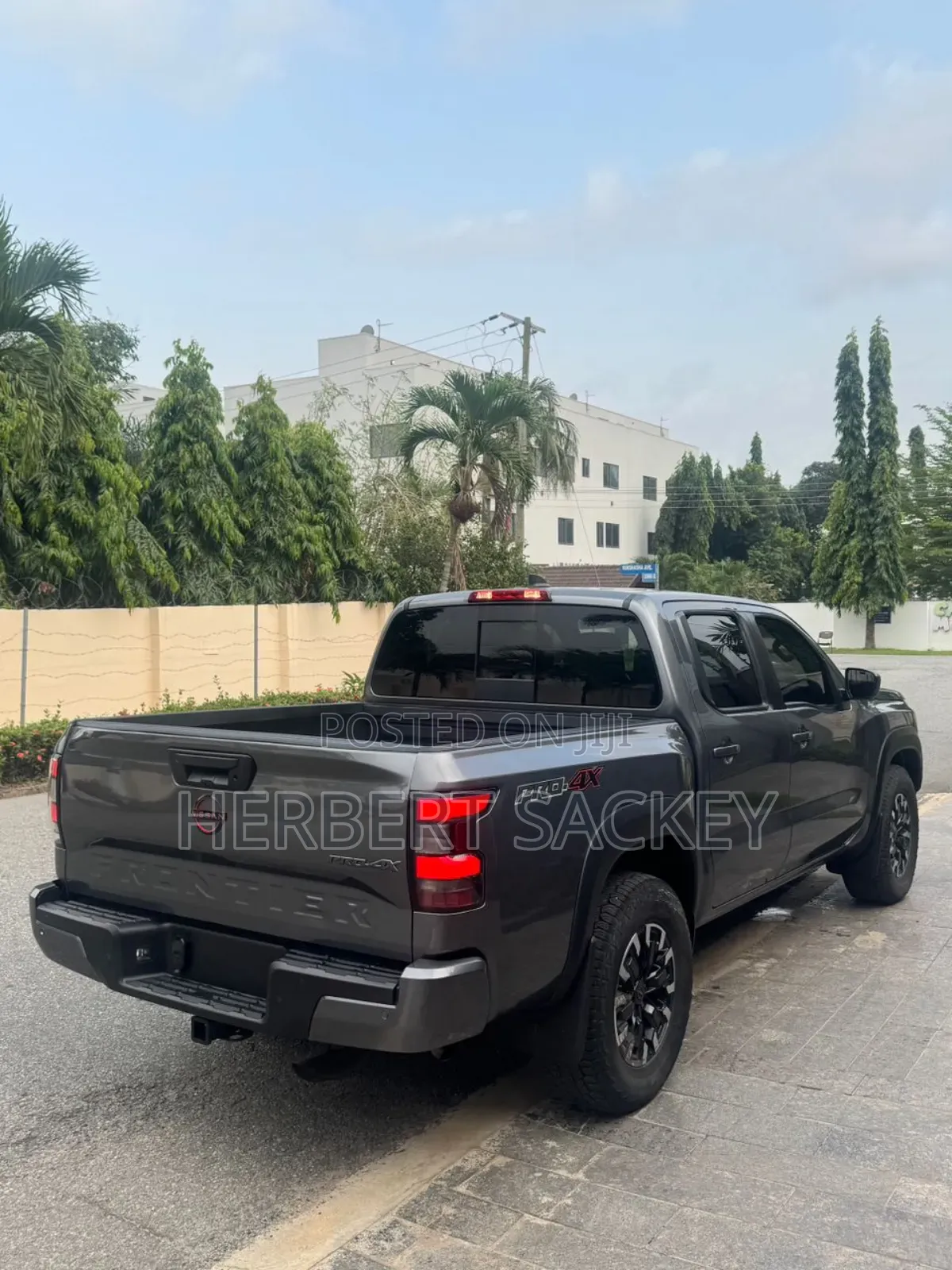 Nissan Frontier PRO-4X 2022 Gray