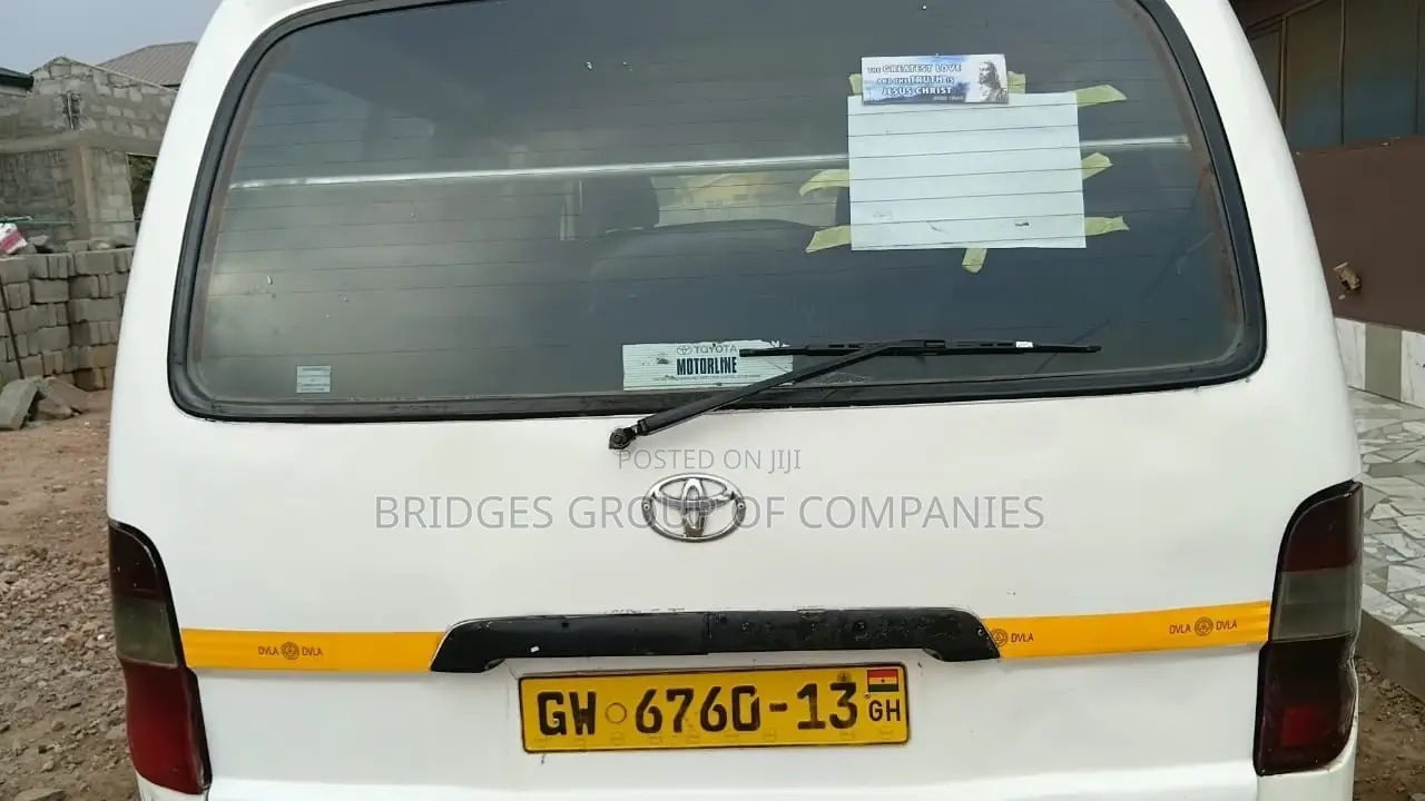 Toyota HiAce 2012 White