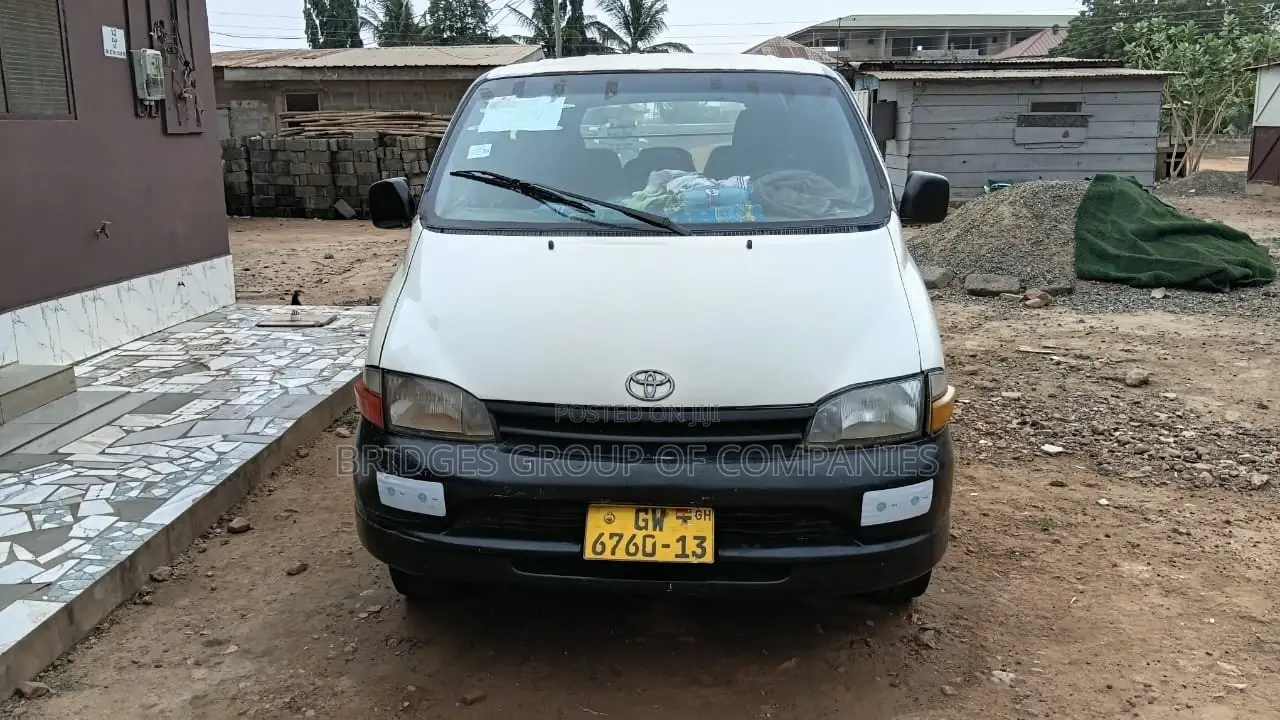 Toyota HiAce 2012 White