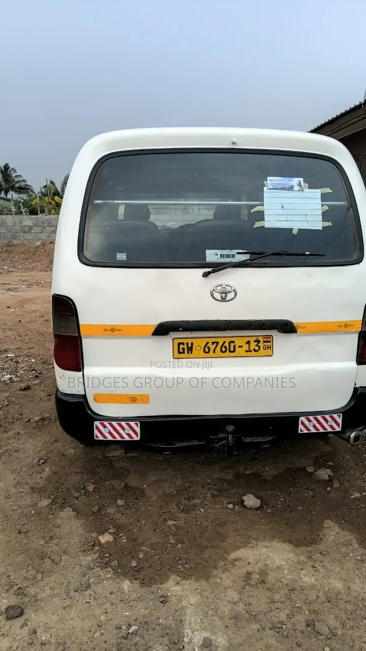 Toyota HiAce 2012 White