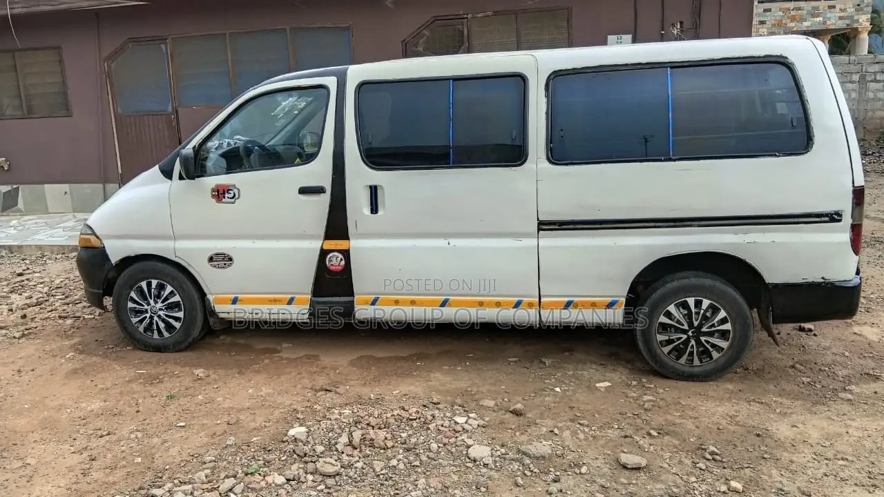 Toyota HiAce 2012 White