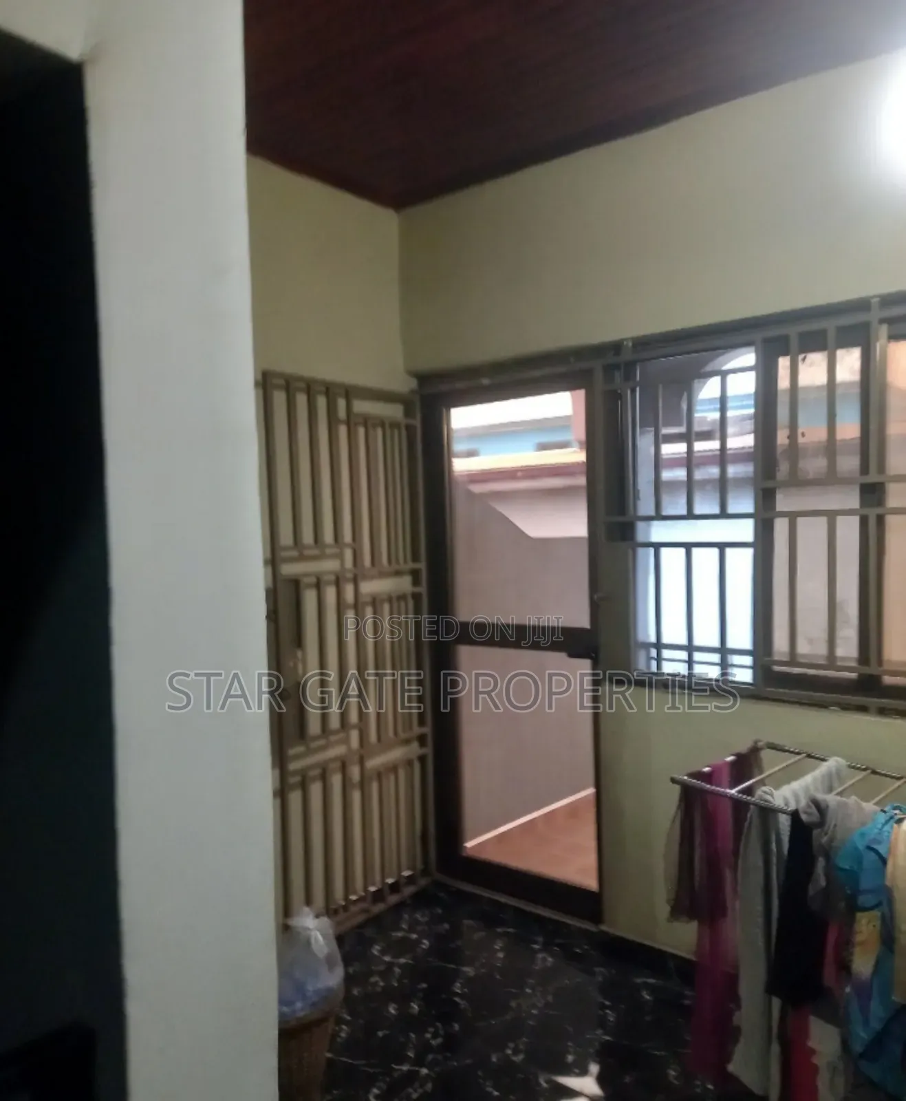 5bdrm House in Near Kumasi Airport for sale