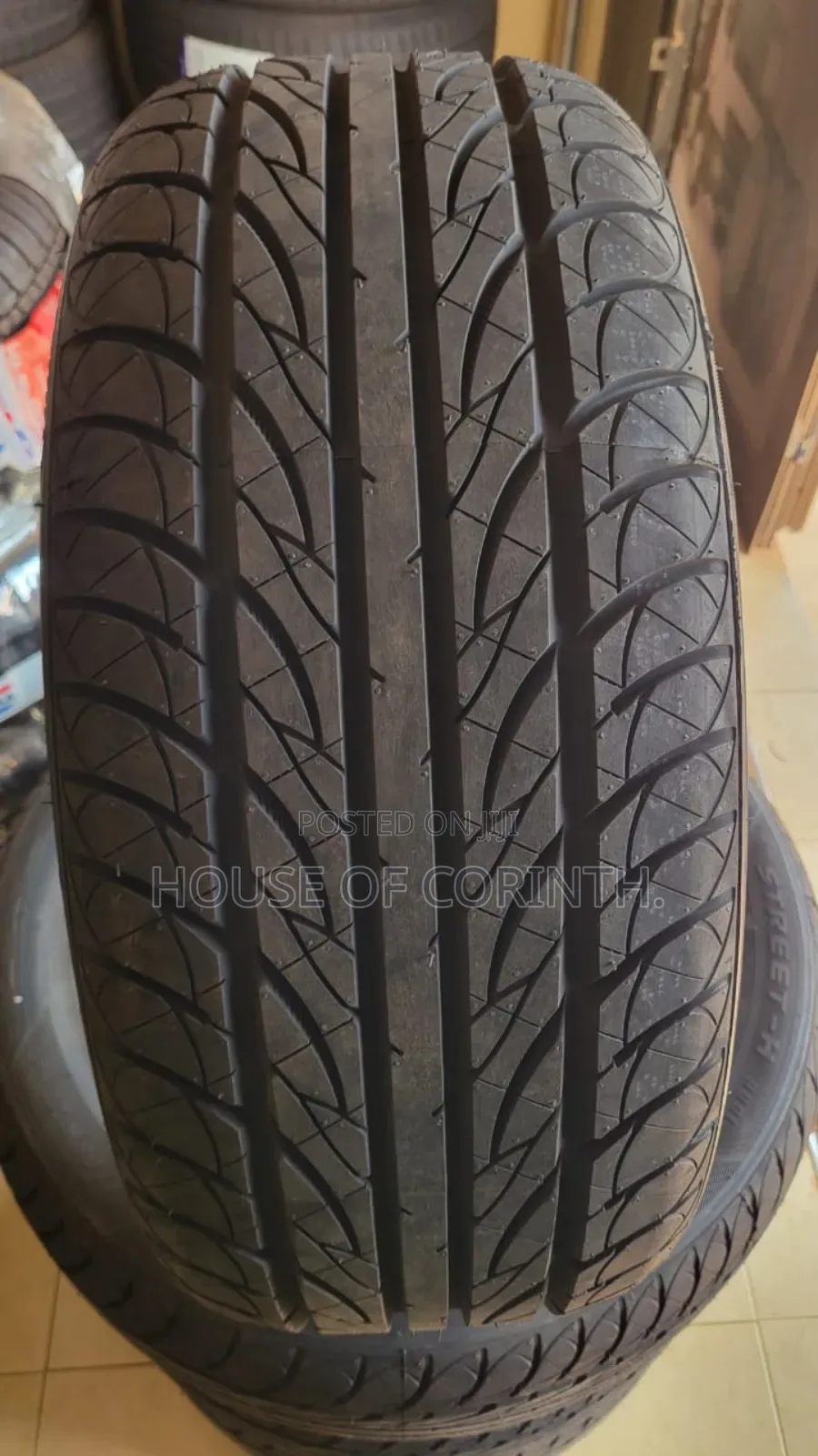 225/50zr17 Tyre. Blackhawk