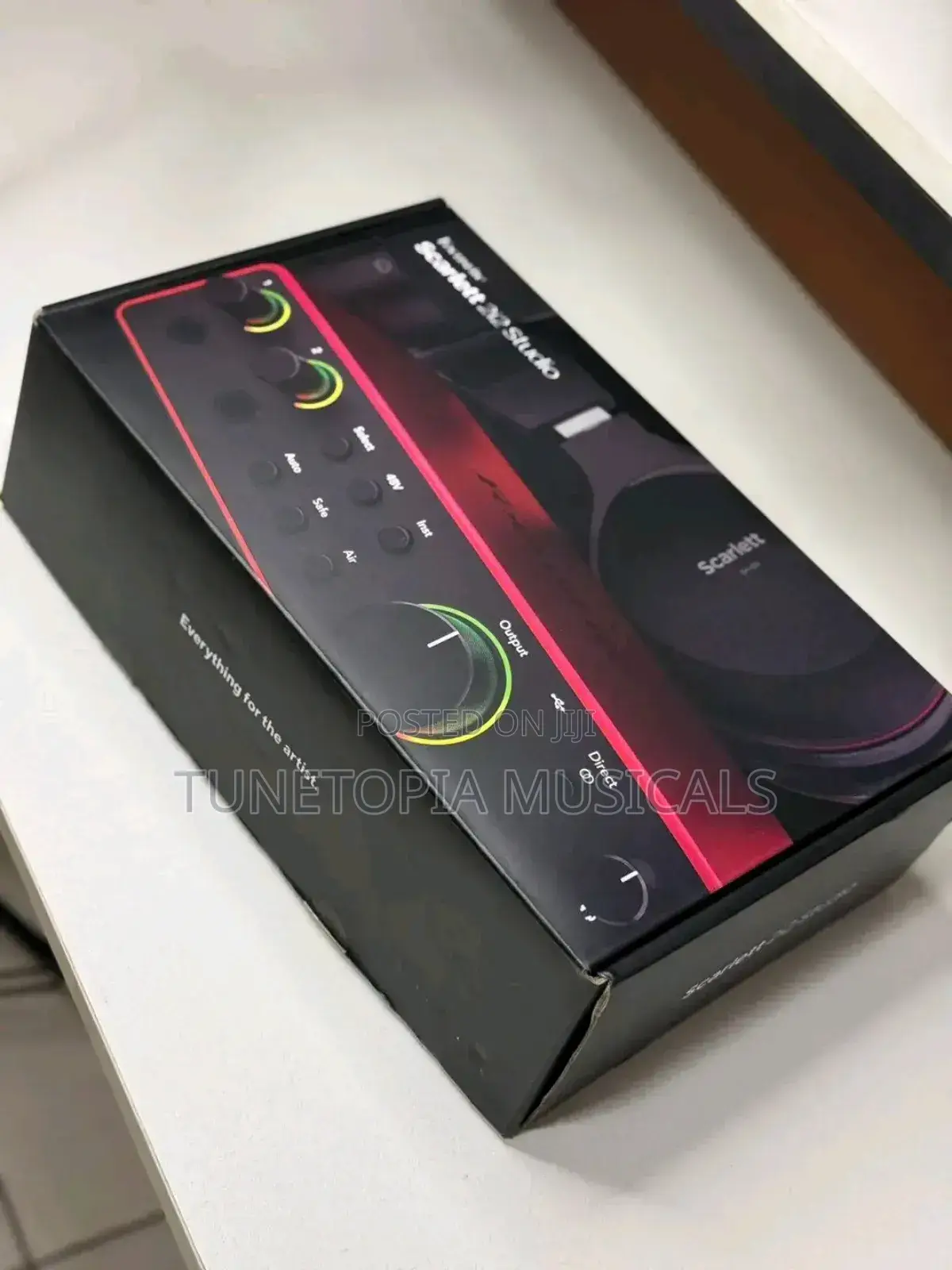 Focusrite Scarlett 2i2 Studio (4th Generation) Bundle.