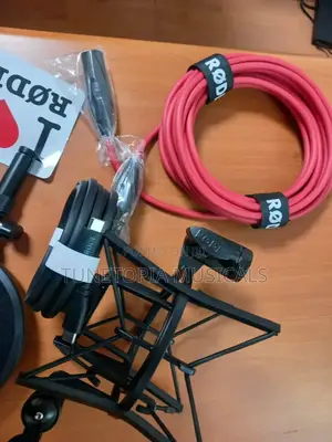 Rode Nt1 5th Generation Studio Condenser Microphone