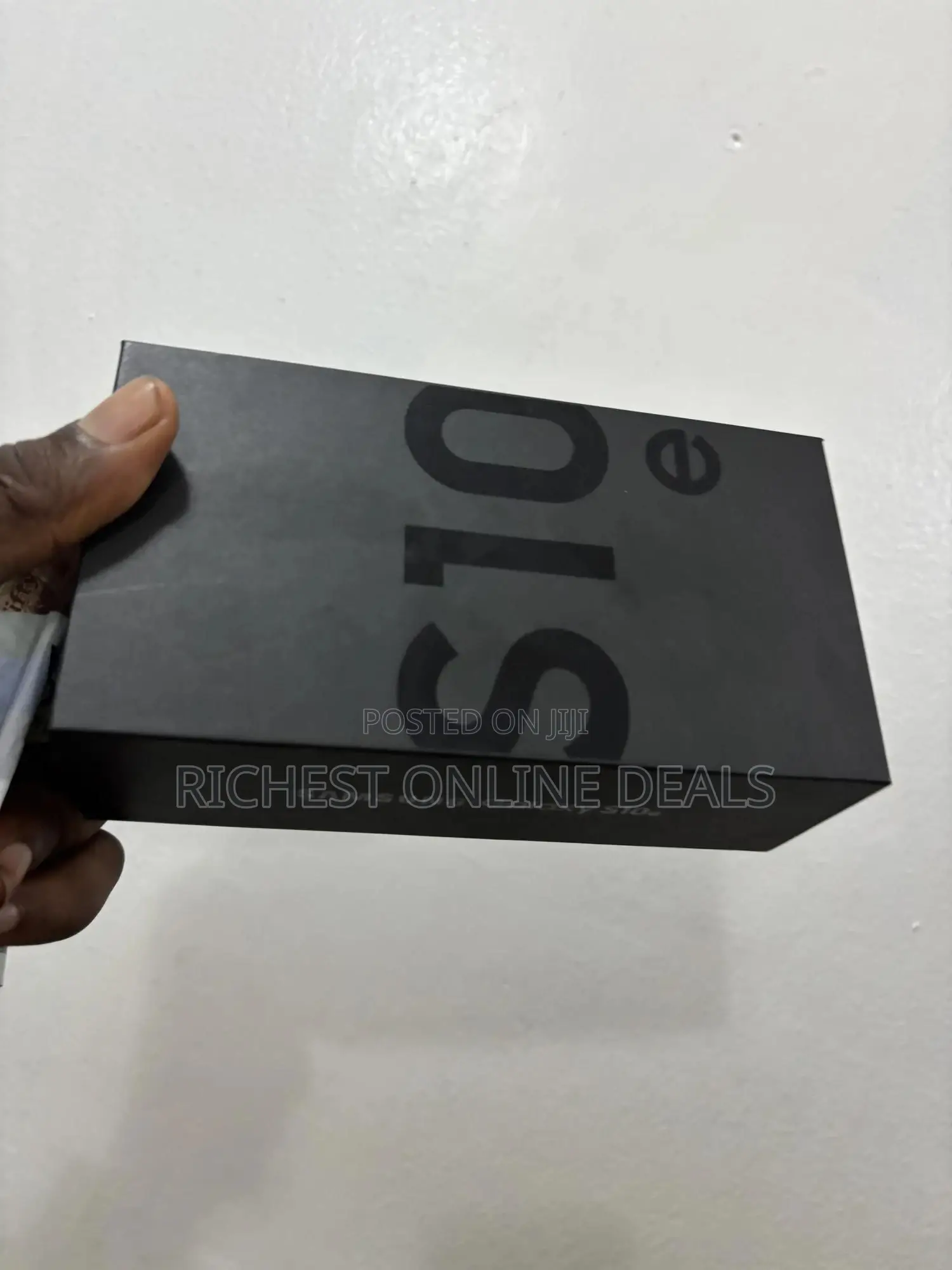 New Samsung Galaxy S10e 128 GB Black