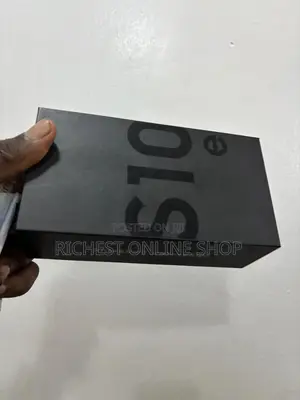 New Samsung Galaxy S10e 128 GB Black