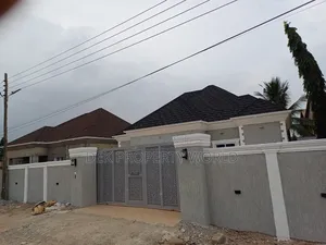 3bdrm House in Pokuase for sale