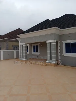 3bdrm House in Pokuase for sale