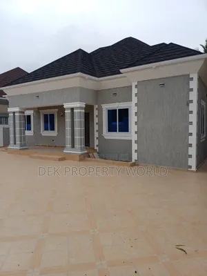 3bdrm House in Pokuase for sale