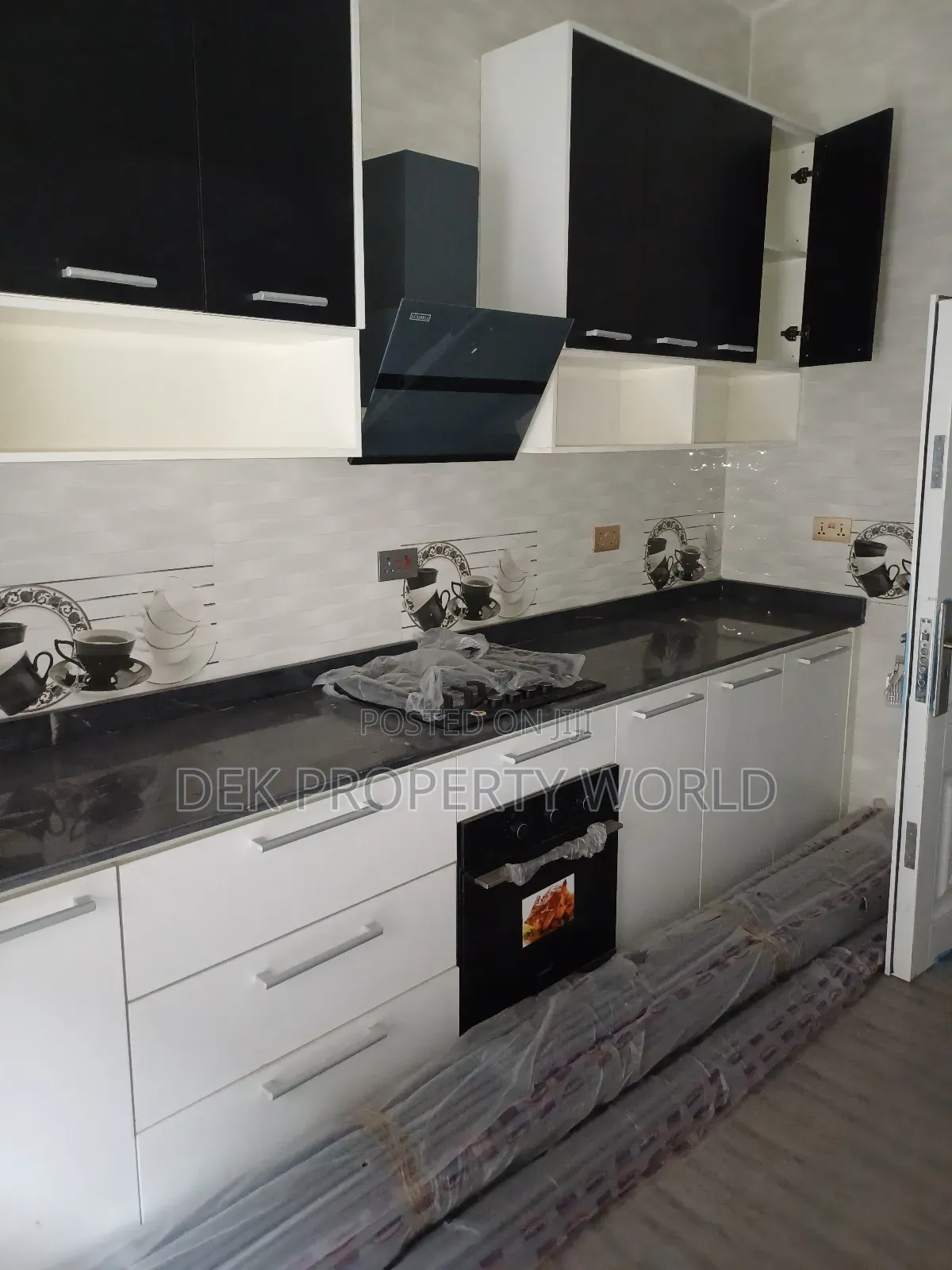 3bdrm House in Pokuase for sale