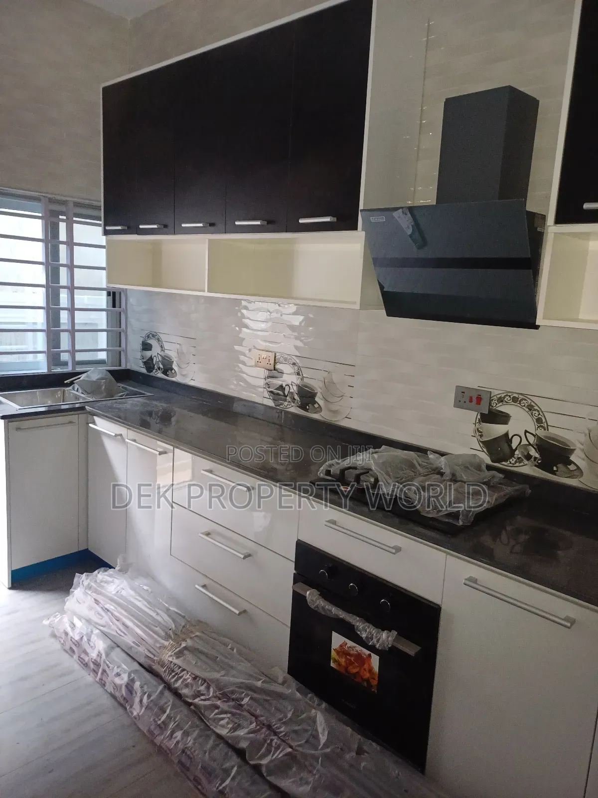 3bdrm House in Pokuase for sale