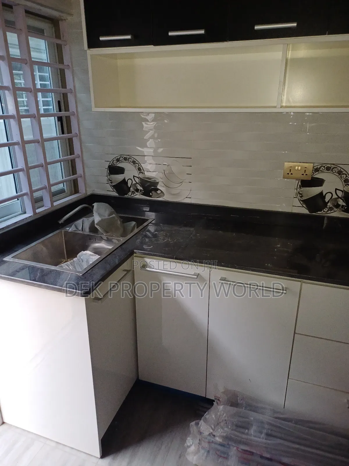 3bdrm House in Pokuase for sale