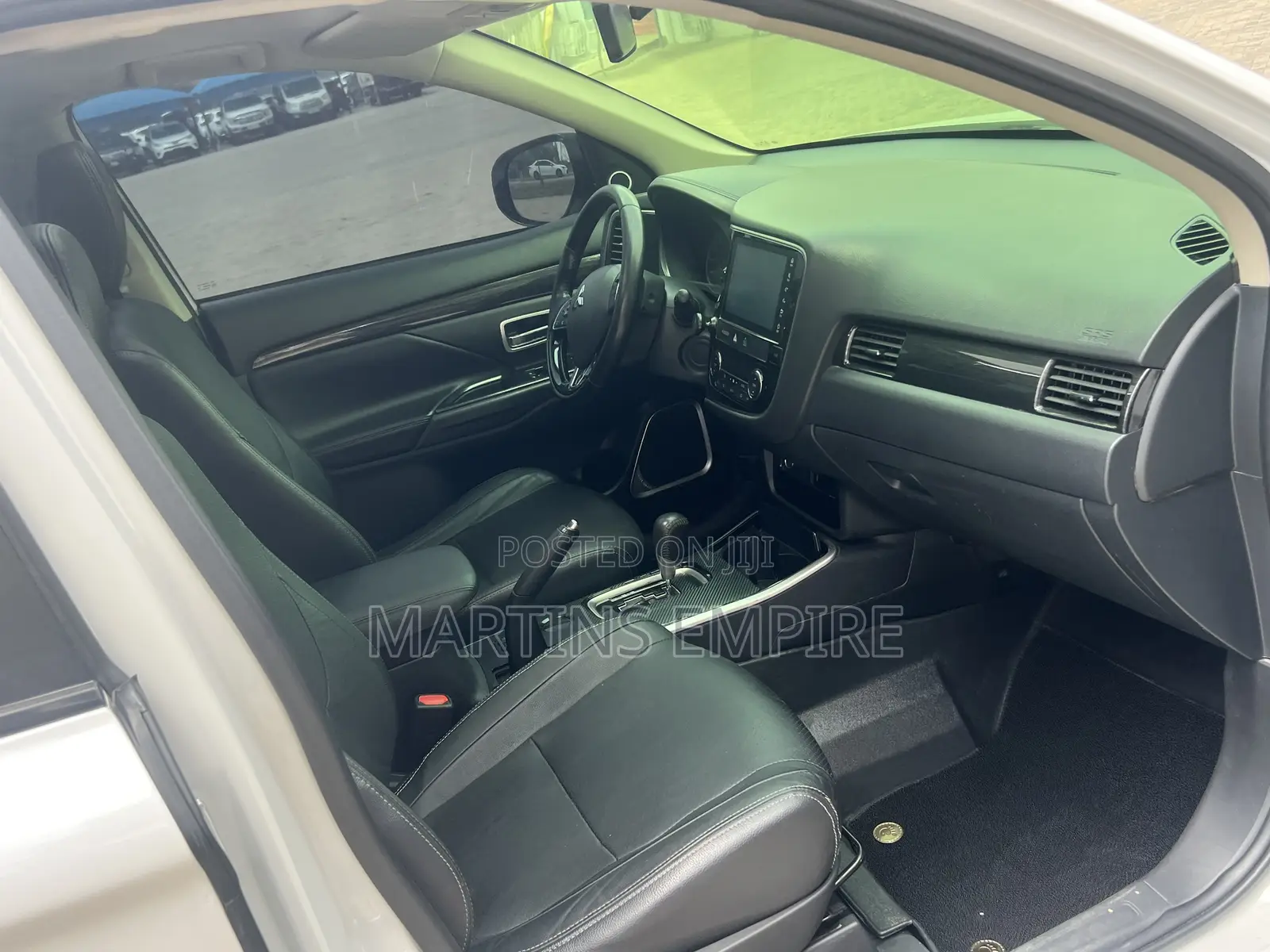 Mitsubishi Outlander SEL FWD 2018 White