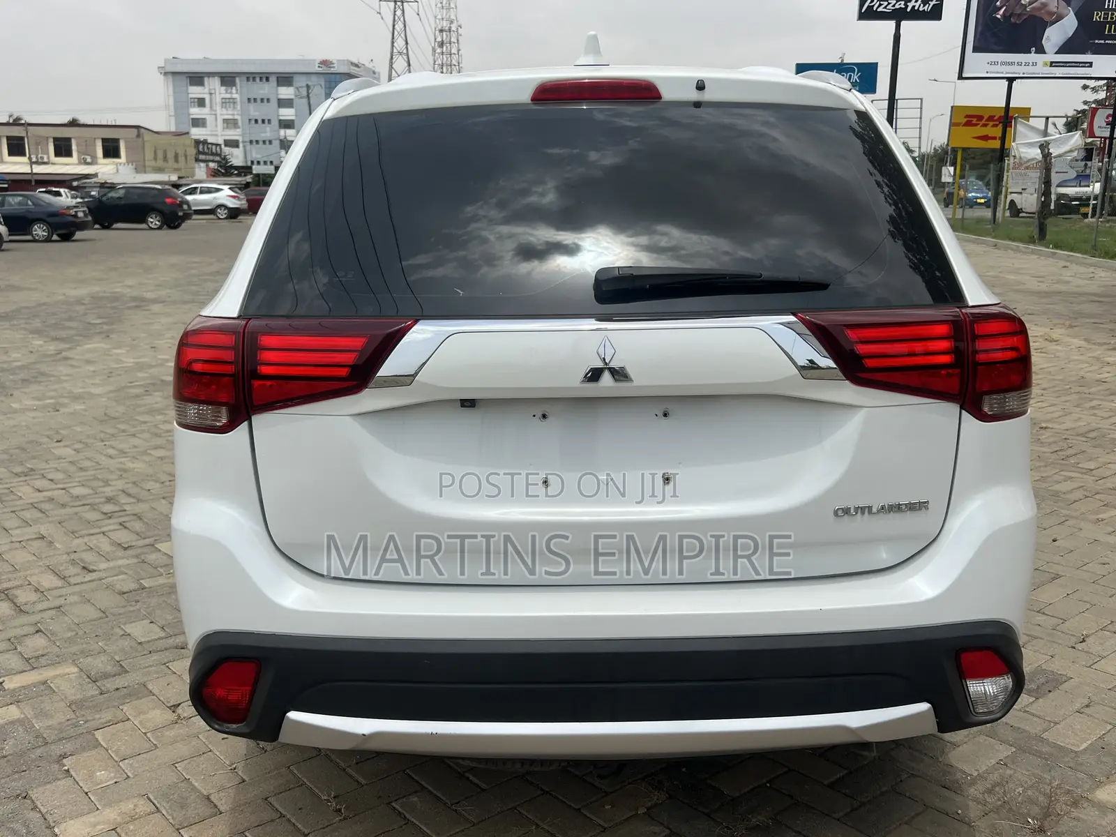 Mitsubishi Outlander SEL FWD 2018 White