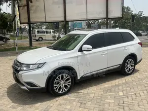 Mitsubishi Outlander SEL FWD 2018 White