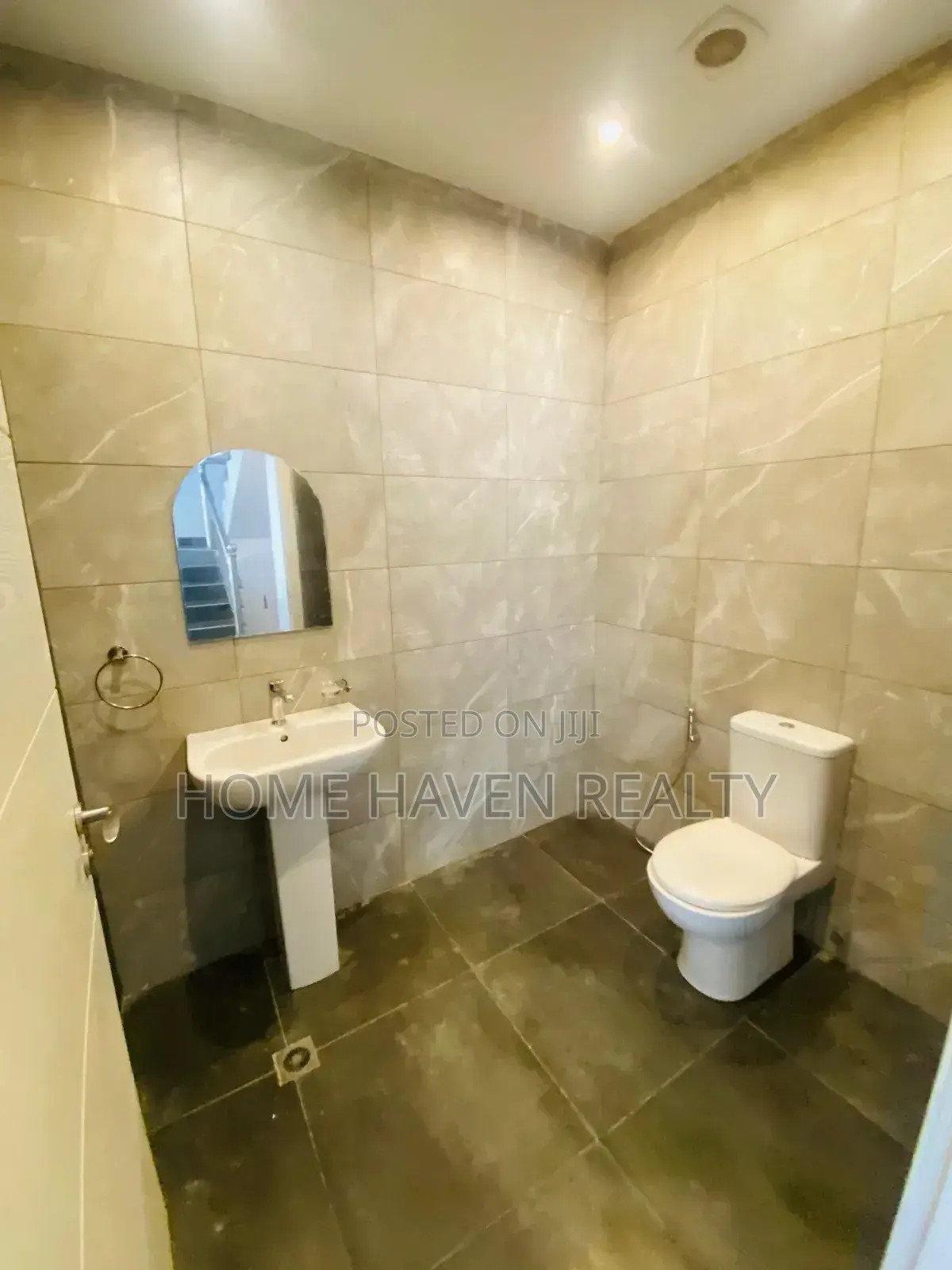 5bdrm House in Labone for rent