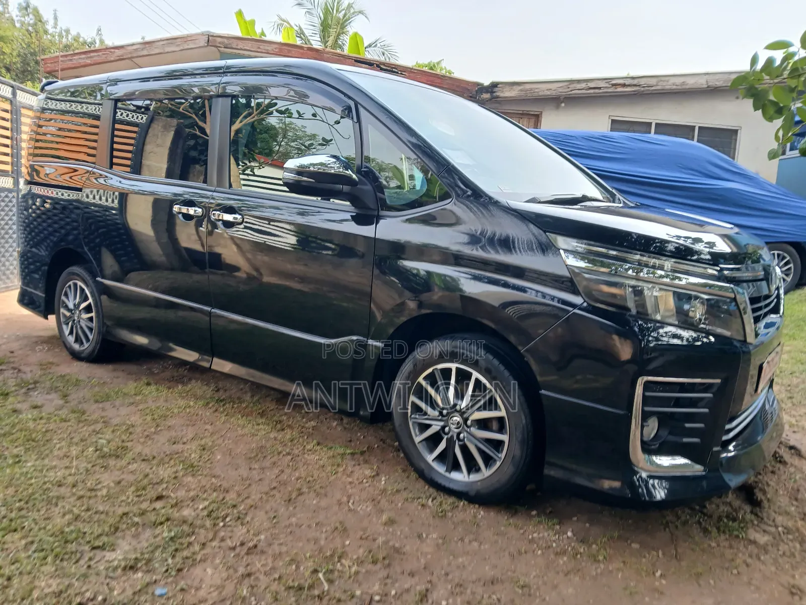 Toyota Voxy SV Premium 2014 Black