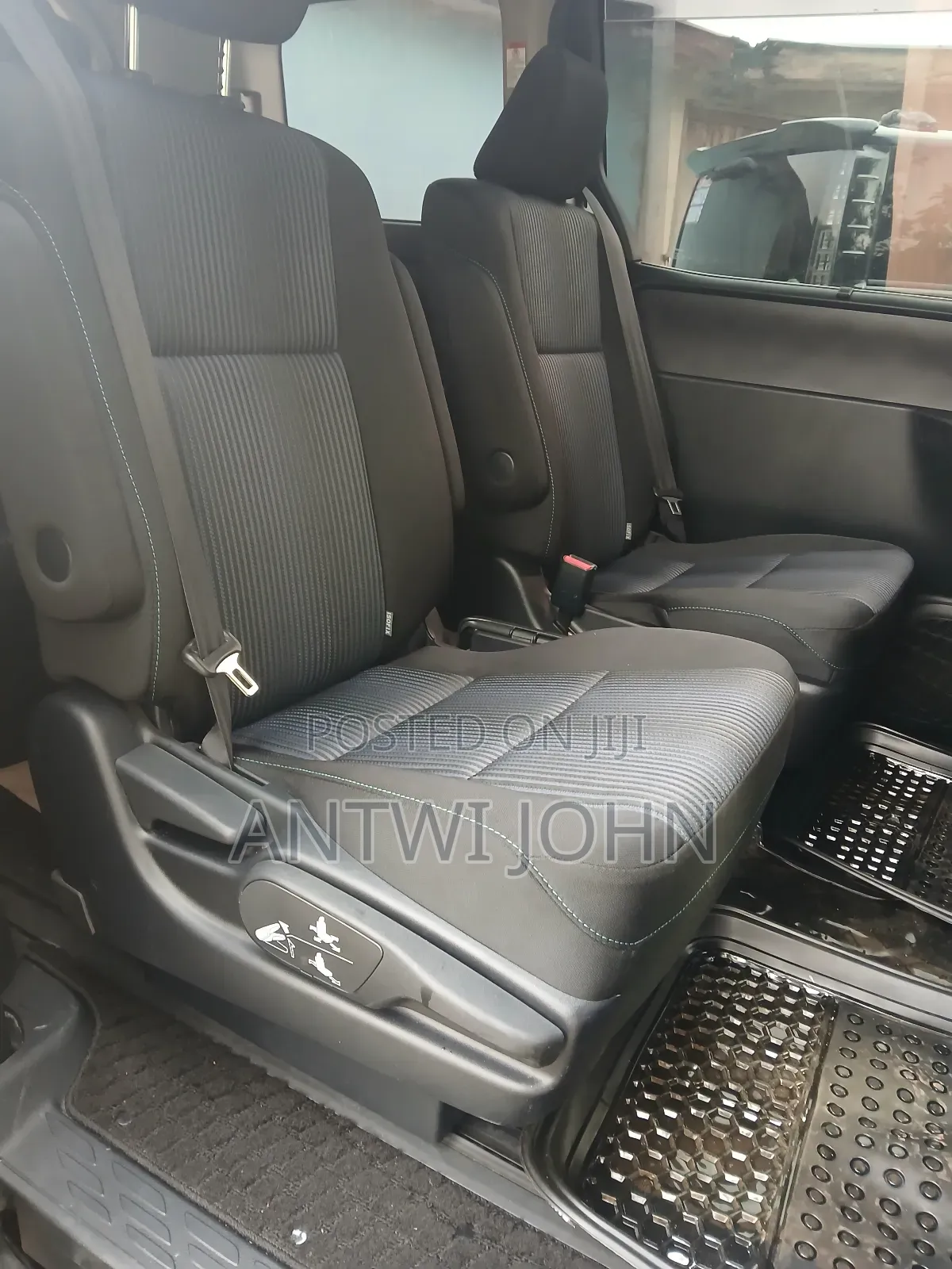 Toyota Voxy SV Premium 2014 Black