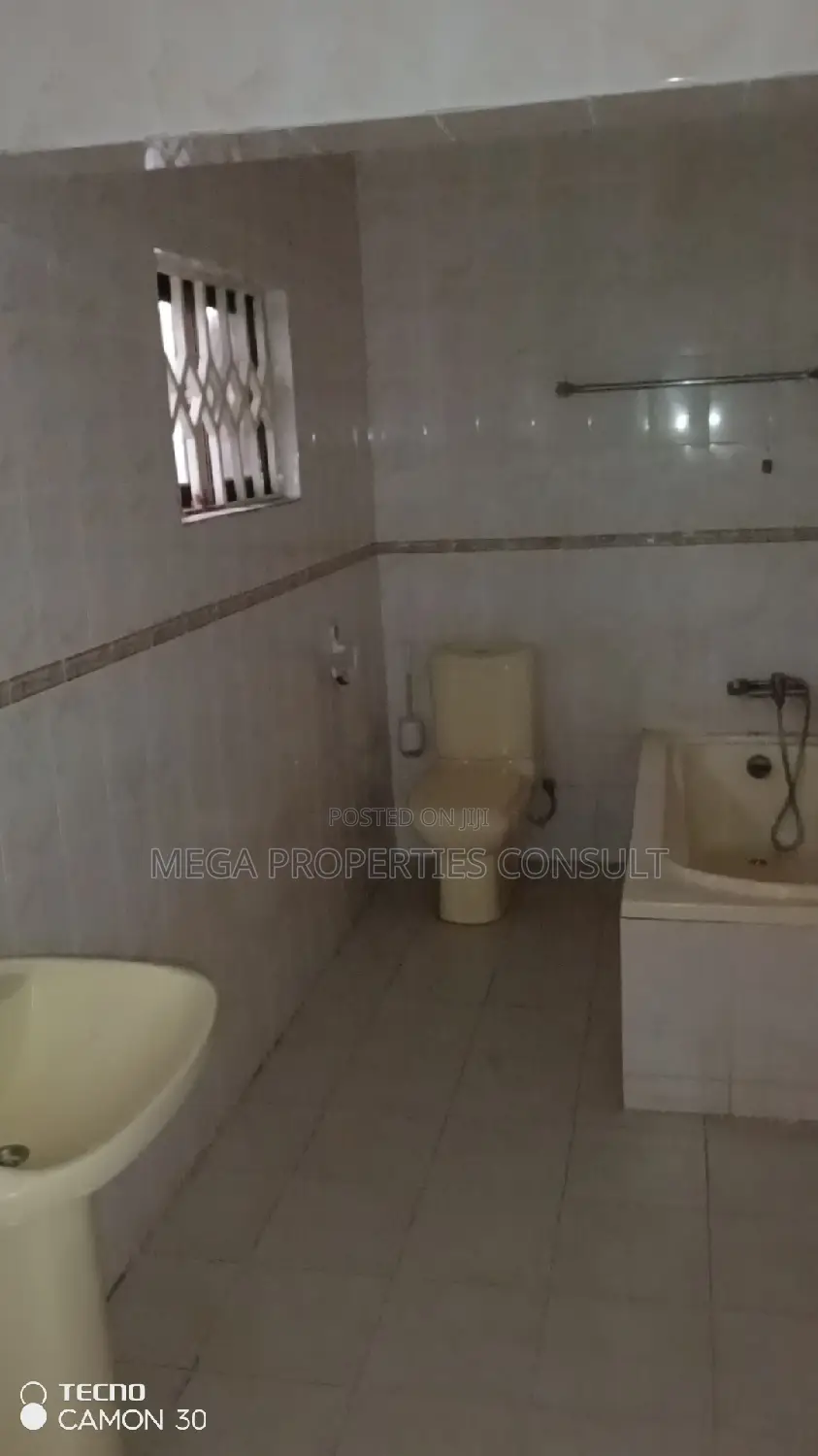 4bdrm House in Sowutwuom for rent