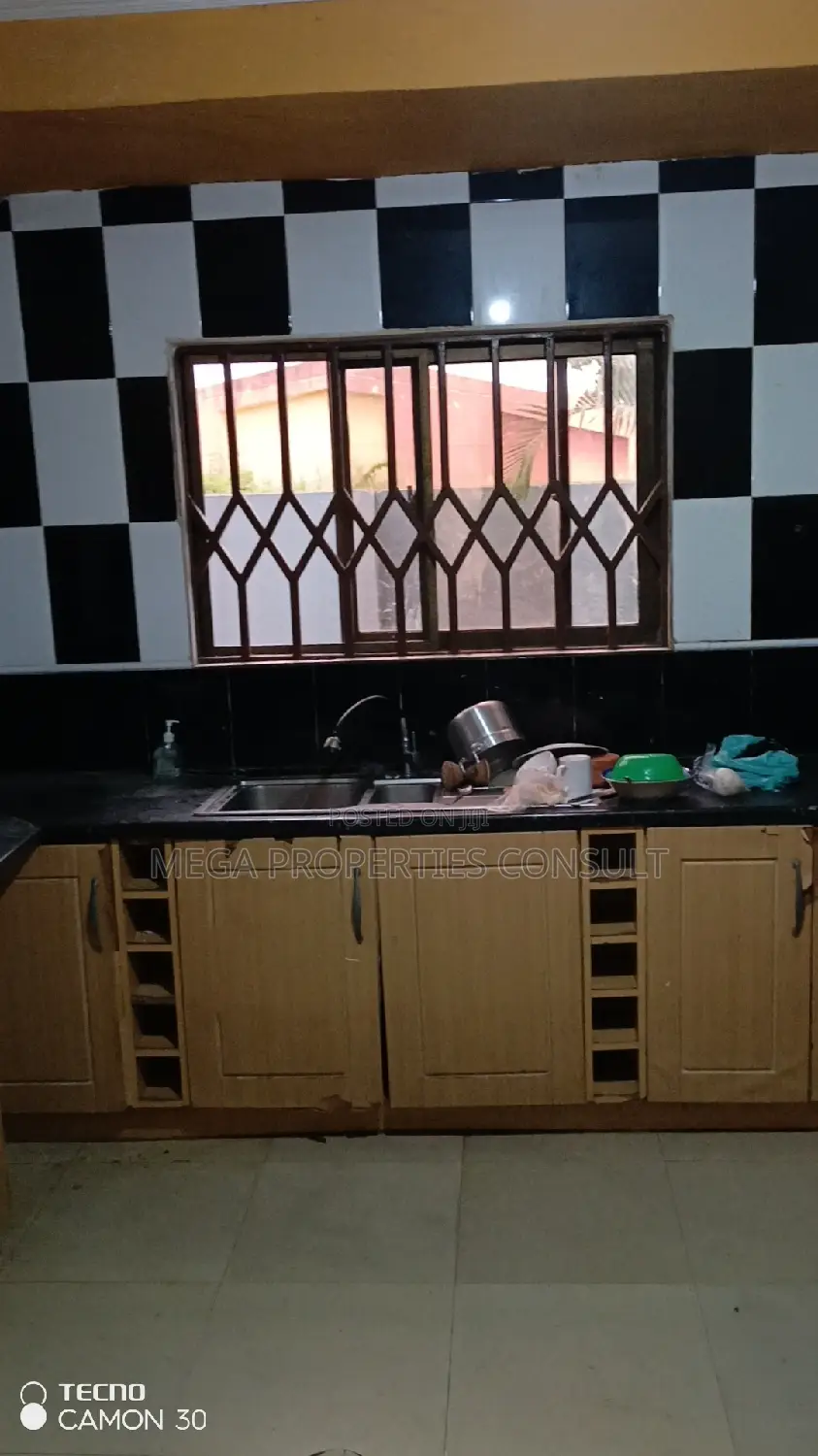 4bdrm House in Sowutwuom for rent
