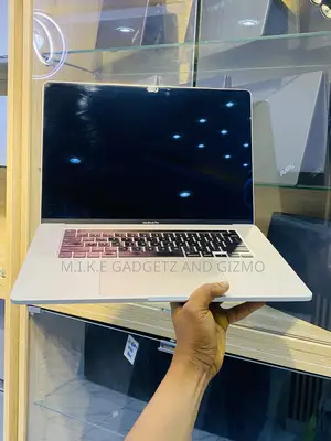 Laptop Apple MacBook 2019 16GB Intel Core i7 SSD 512GB