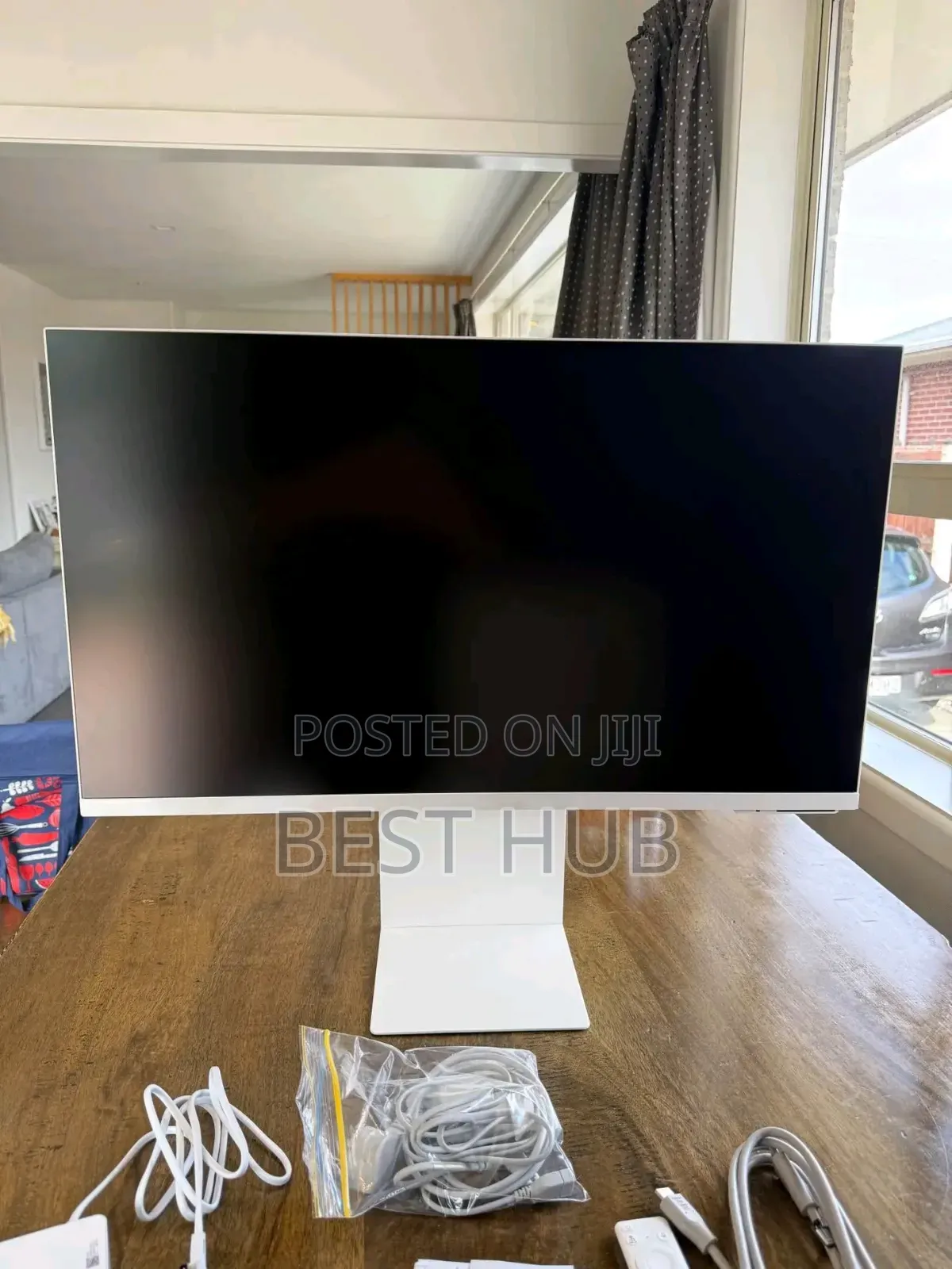 Samsung M8 Gaming Monitor