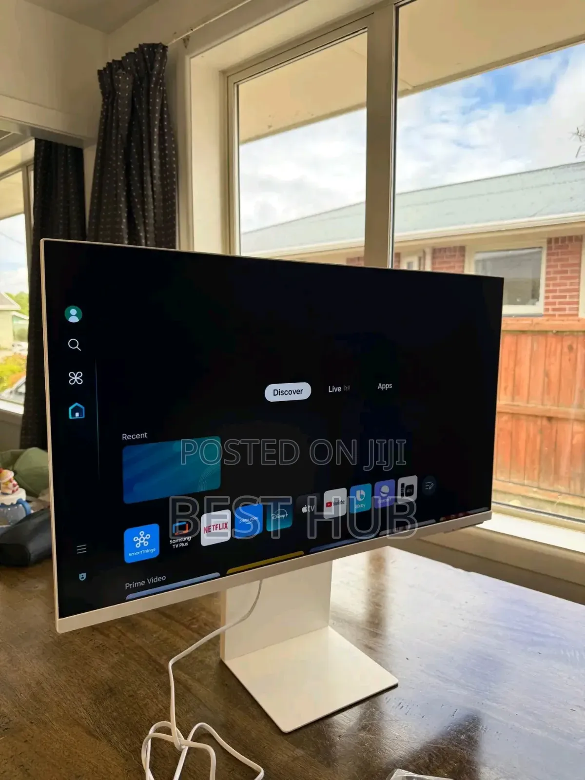 Samsung M8 Gaming Monitor