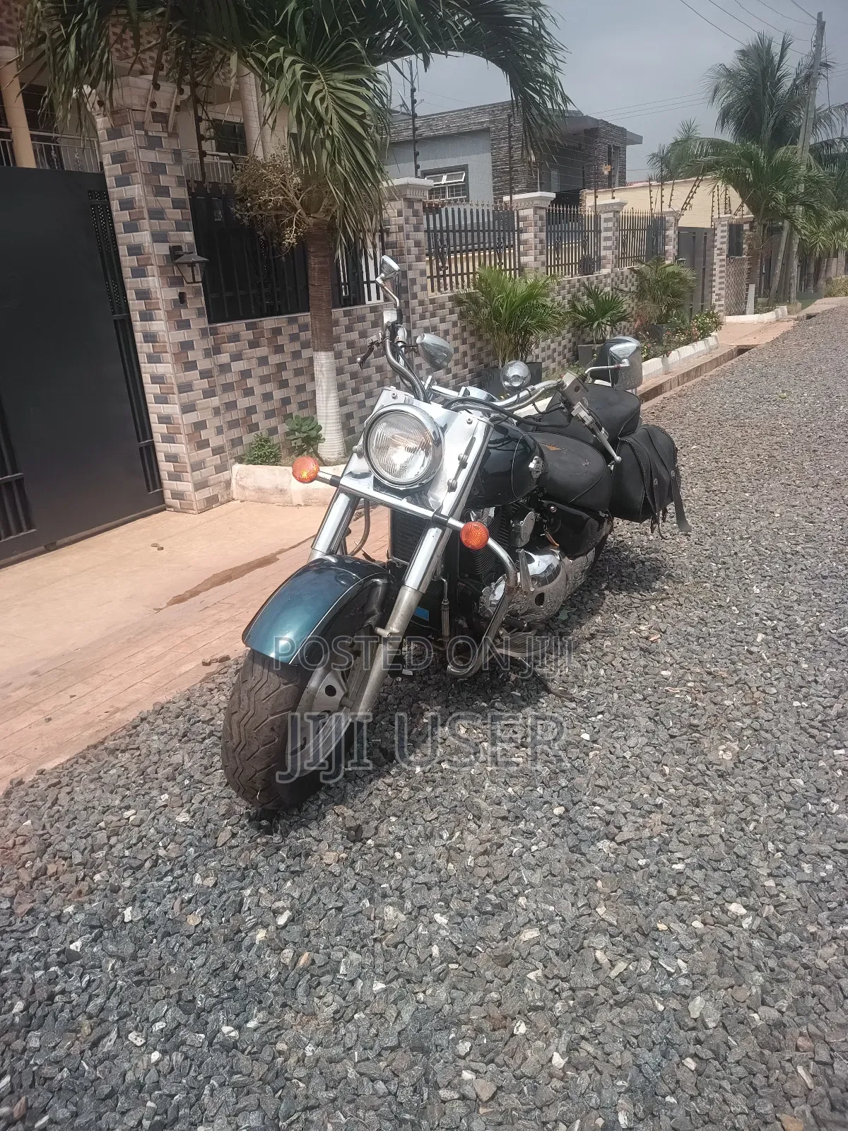 Suzuki Intruder 2000 Blue