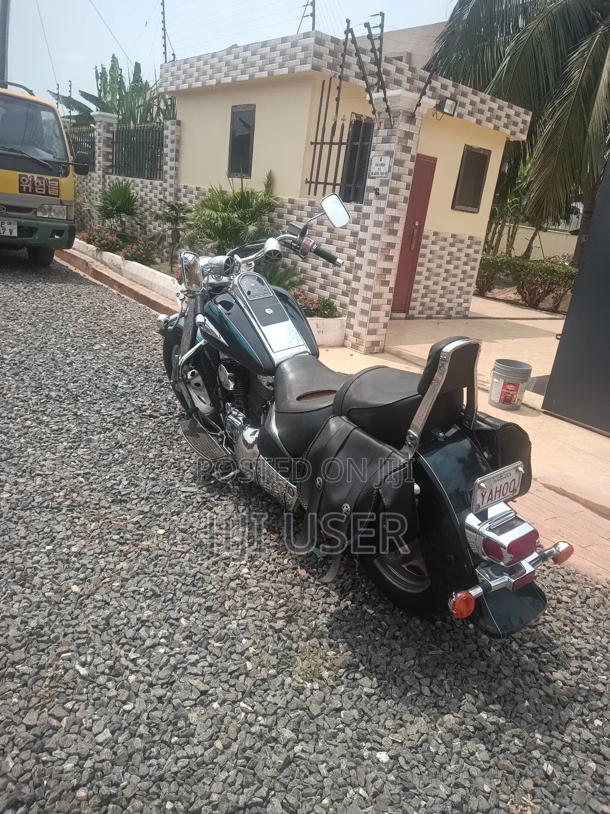 Suzuki Intruder 2000 Blue