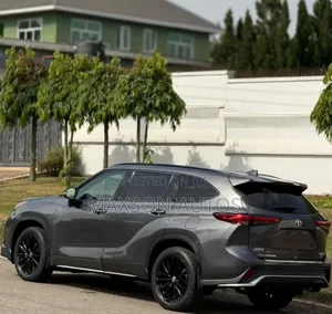 Toyota Highlander XSE AWD 2023 Gray