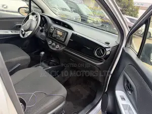 Toyota Vitz 1.3 FWD 3dr 2015 Silver